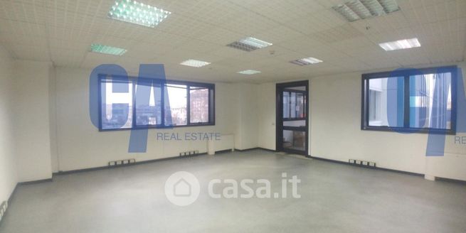 Ufficio in commerciale in Via Giuseppe Rovani