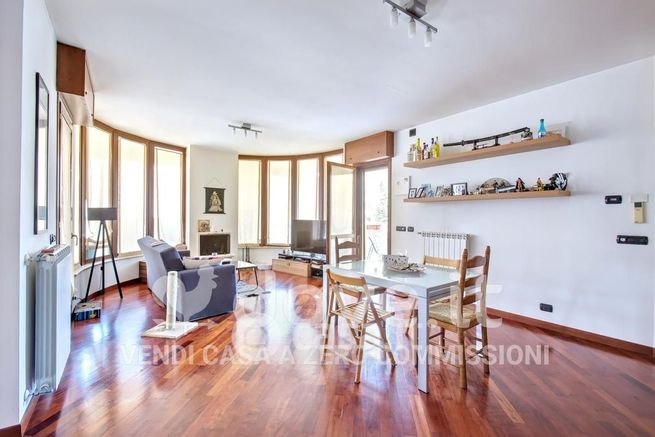 Appartamento in residenziale in Largo Montemezzi 15