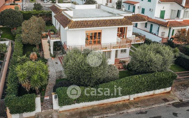 Villa in residenziale in Via Venezia 7