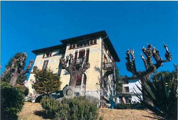 Villa in residenziale in Via Andrea del Sarto 15