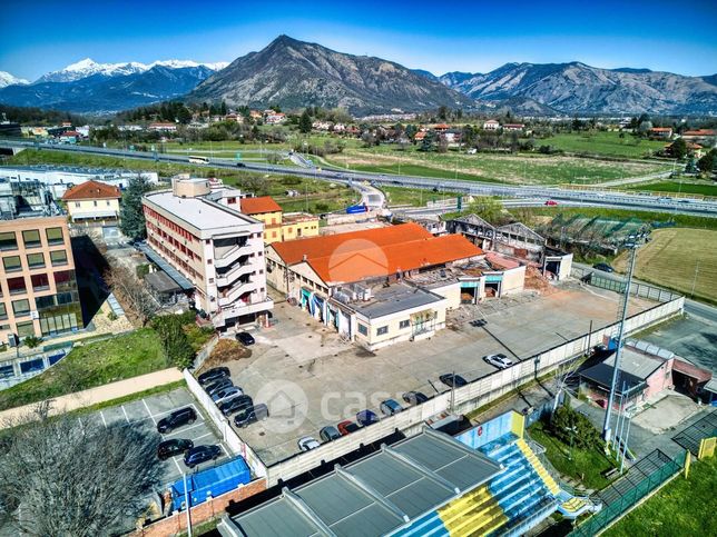 Capannone in commerciale in Via Alpi Graie 8