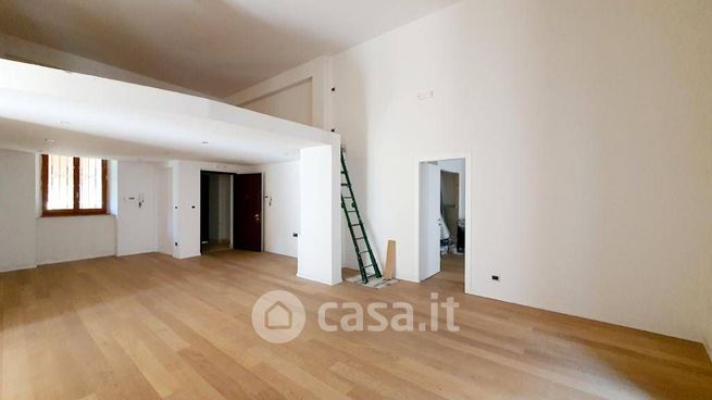 Appartamento in residenziale in Piazza della Viola