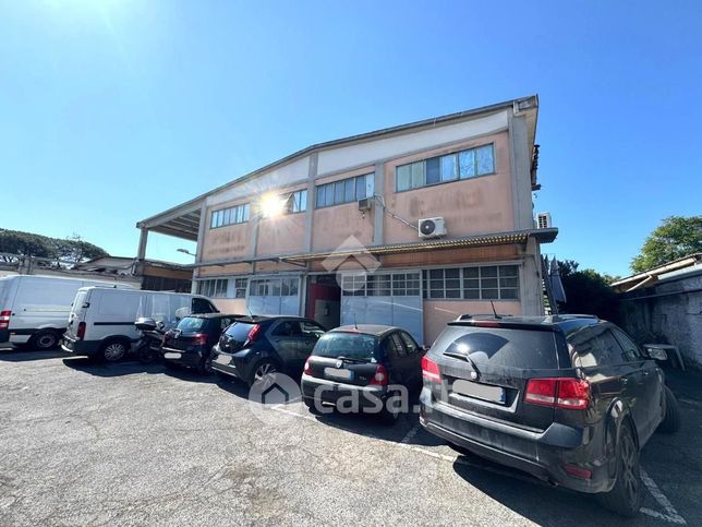 Capannone in commerciale in Vicolo Pian Due Torri 51