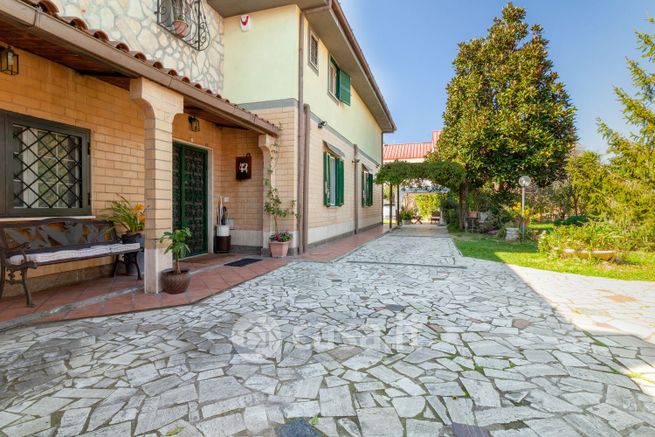 Villa in residenziale in Via Pier Alessandro Guglielmi