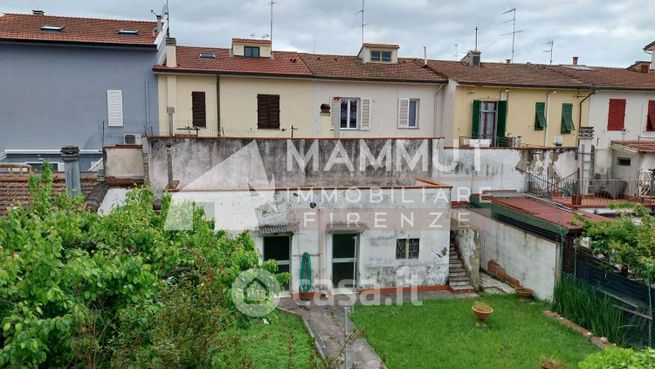 Casa indipendente in residenziale in 