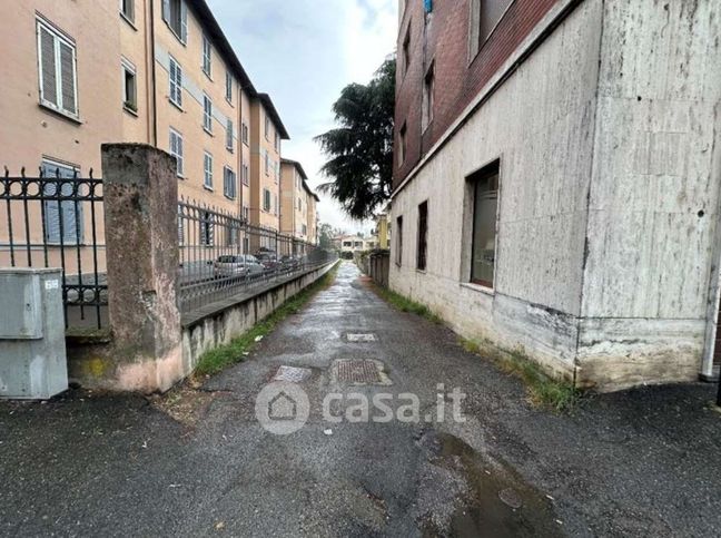 Garage/posto auto in residenziale in Viale Partigiani 19