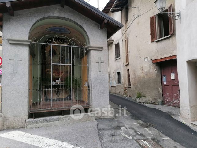 Appartamento in residenziale in Via Sombico 12