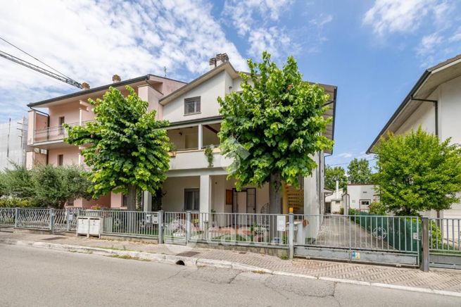 Appartamento in residenziale in Viale Zara 11