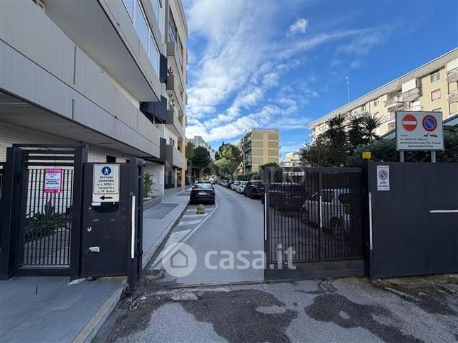 Box/posto auto in residenziale in Via Laetitia Abbaticola