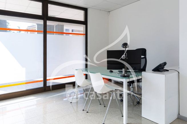 Ufficio in commerciale in Piazzale Silvio DE Francesco 4