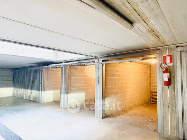 Box/posto auto in residenziale in Via Quincinetto 32