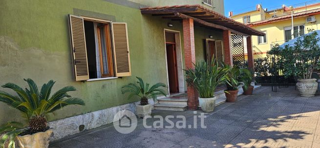 Casa indipendente in residenziale in Via Roma