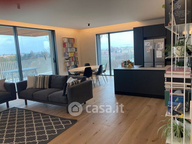 Appartamento in residenziale in Viale IV Novembre
