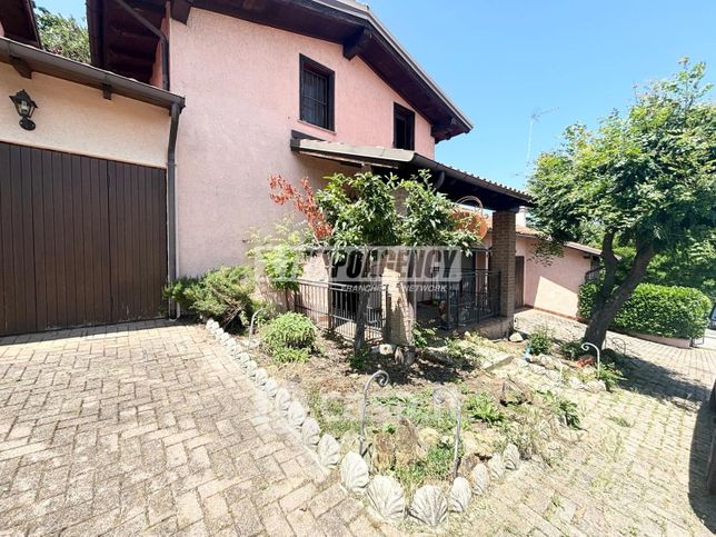Villetta a schiera in residenziale in