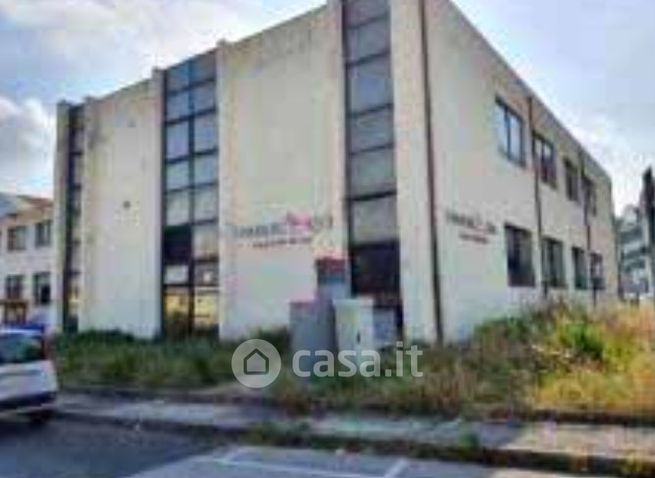 Ufficio in commerciale in Via delle Cateratte