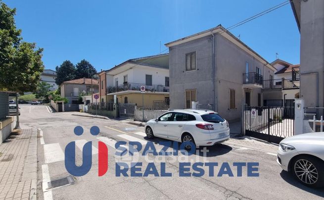 Casa indipendente in residenziale in Via Gaetano Salvemini. 8