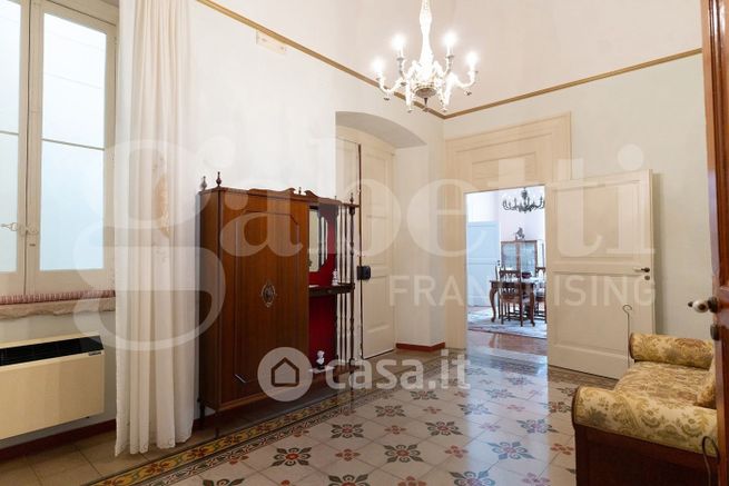 Casa indipendente in residenziale in 