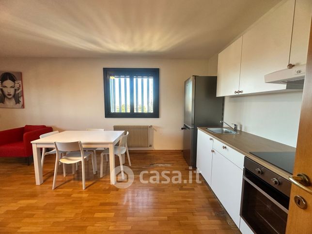 Appartamento in residenziale in Via Antonio Caccia 33