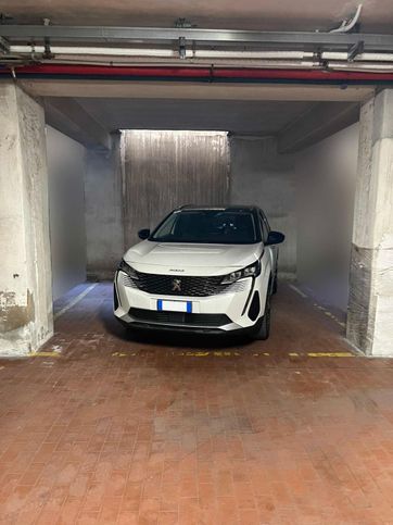 Box/posto auto in residenziale in Via Leopoldo Fregoli