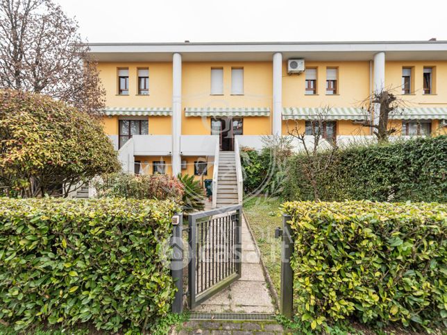 Villetta a schiera in residenziale in Via Luigi Nono