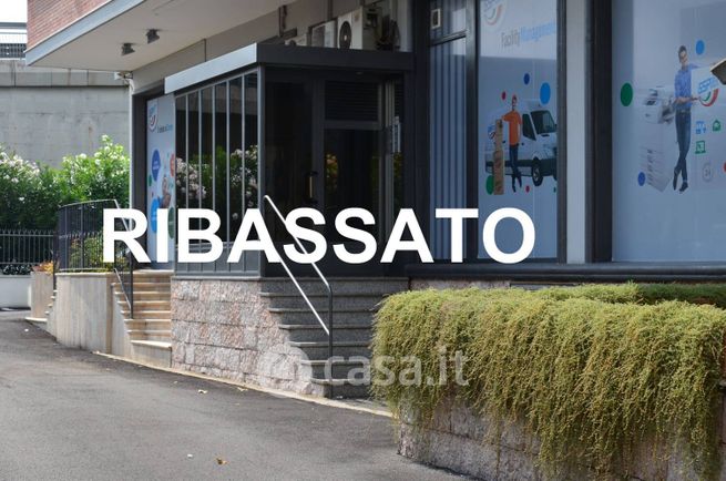 Ufficio in commerciale in Via Luigi Einaudi