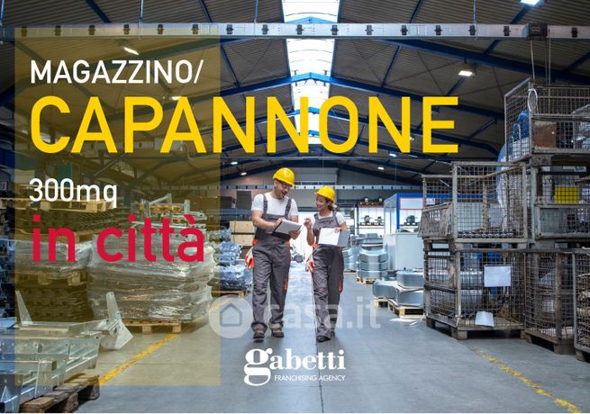 Capannone in commerciale in 