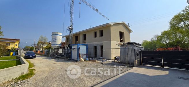 Casa bi/trifamiliare in residenziale in Corso della Ceramica