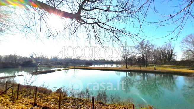 Negozio/locale commerciale in commerciale in Via Riccardo Riporti 8