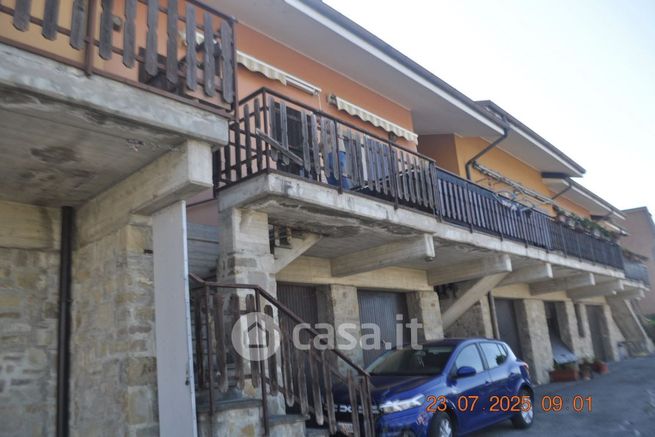 Villetta a schiera in residenziale in Via Giardini Sud 311