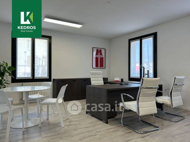 Ufficio in commerciale in Viale Belforte