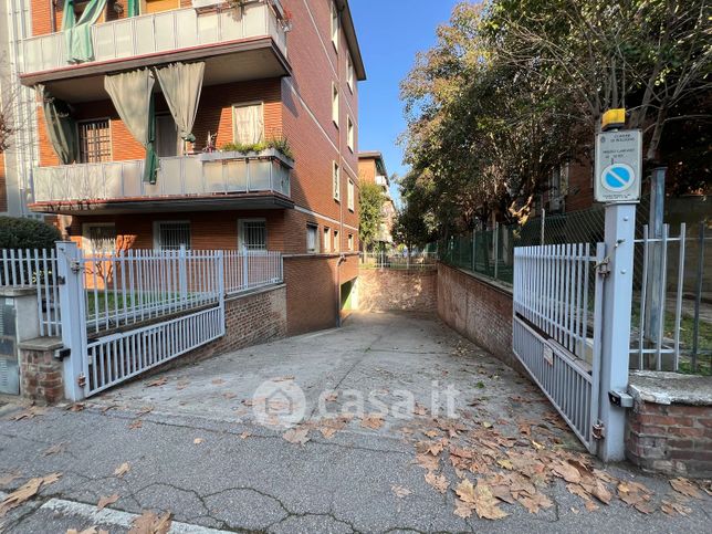 Box/posto auto in residenziale in Via Francesca Edera de Giovanni
