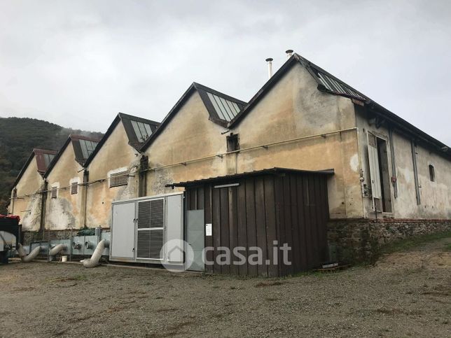 Capannone in commerciale in Via Pralafera 10062