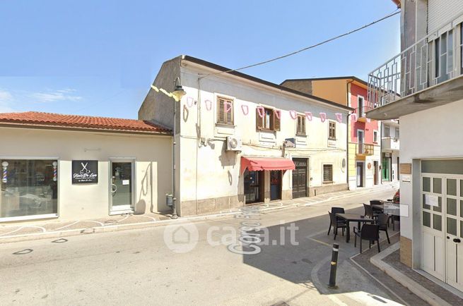 Attivitã /licenza (con o senza mura) in commerciale in Corso Freda 136