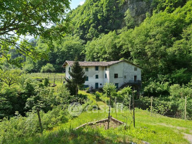 Terreno agricolo in commerciale in 