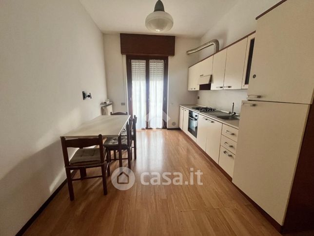 Appartamento in residenziale in Via Adige 8