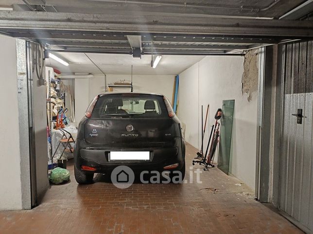 Garage/posto auto in residenziale in Via dei Mille