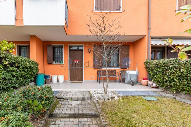 Villetta a schiera in residenziale in Via Silvio Penazzi 60