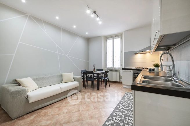 Appartamento in residenziale in Via Canducci Natale 9