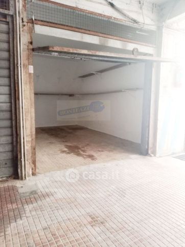 Box/posto auto in residenziale in Via Palo Laziale 20