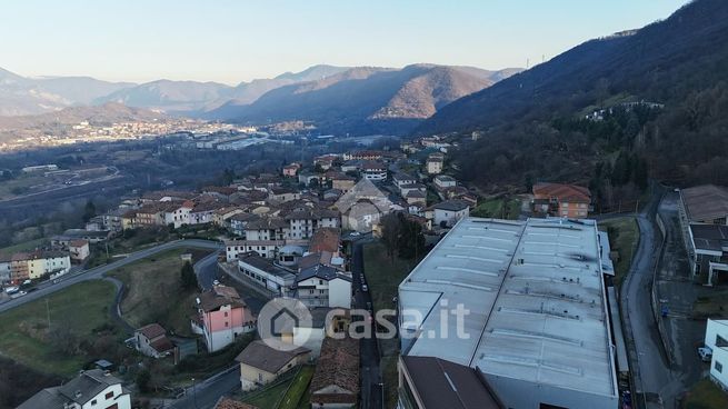 Capannone in commerciale in Via Madonna del Calchere
