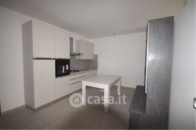 Appartamento in residenziale in Via Circonvallazione 10