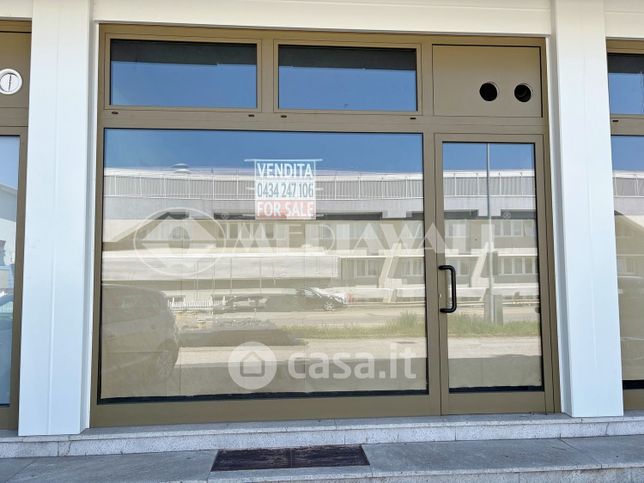 Negozio/locale commerciale in commerciale in