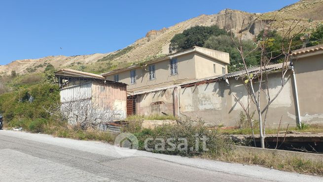Capannone in commerciale in Torrente Pace