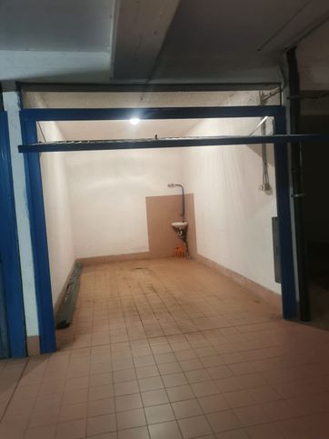 Box/posto auto in residenziale in Corso Italia 17 A
