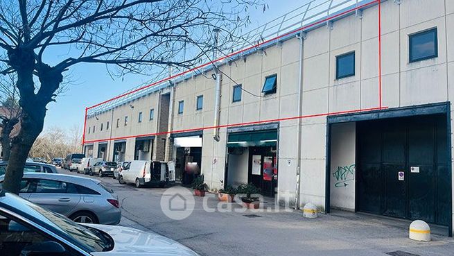 Ufficio in commerciale in Via de Barberi 108
