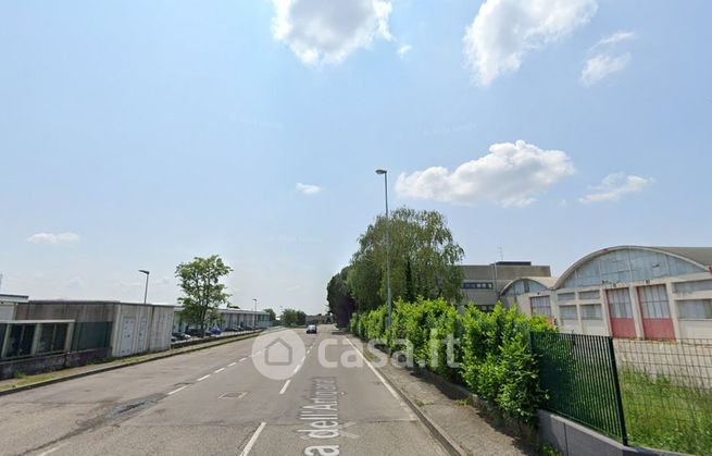 Capannone in commerciale in Via dell'Industria 2
