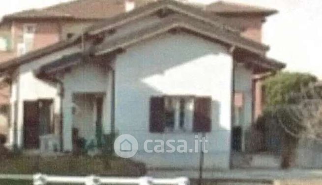 Villa in residenziale in Via Quattro Novembre 11