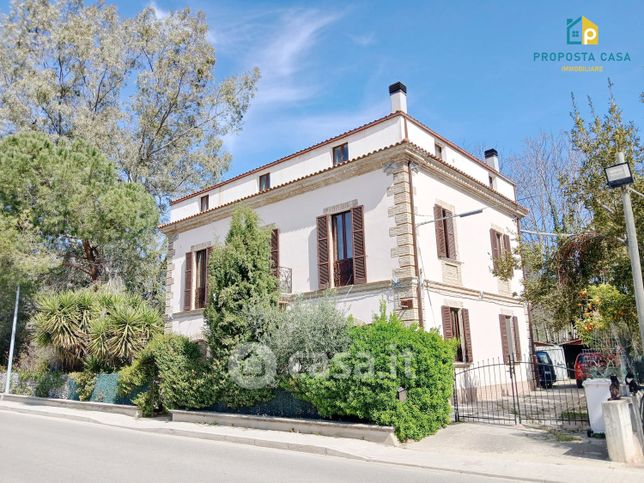 Casa indipendente in residenziale in Contrada Piani