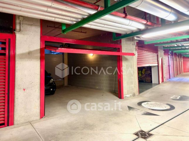 Box/posto auto in residenziale in Via Caravaggio 2