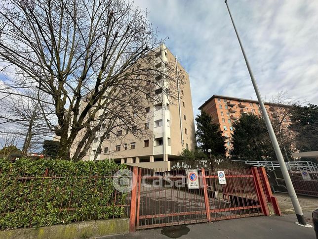 Garage/posto auto in residenziale in Via Giuseppe di Vittorio 17